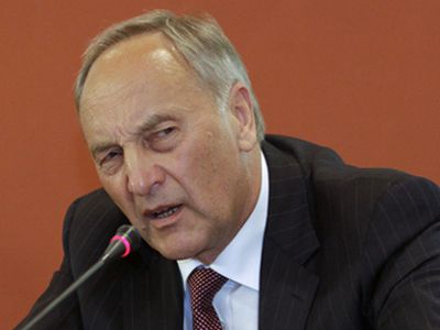 Президент Латвии готов покинуть пост из-за статуса русского языка
                                                                                    - Литва и страны Балтии