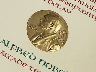Букмекеры выдвигают Пелевина и Евтушенко на Нобелевскую премию                                 - Культурные и спортивные мероприятия