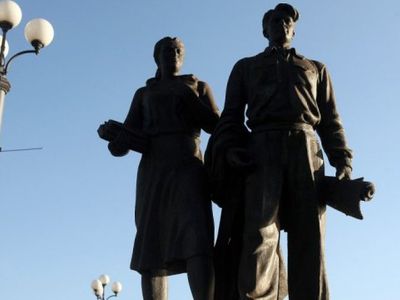 Зарегистрирована поправка, позволяющая демонтировать скульптуры на Зеленом мосту

 - Литва и страны Балтии