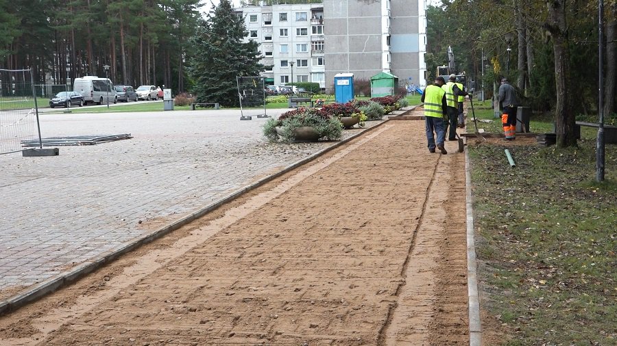 Какие работы ведутся в районе площади  Сантарвес? (видео) - В Висагинасе