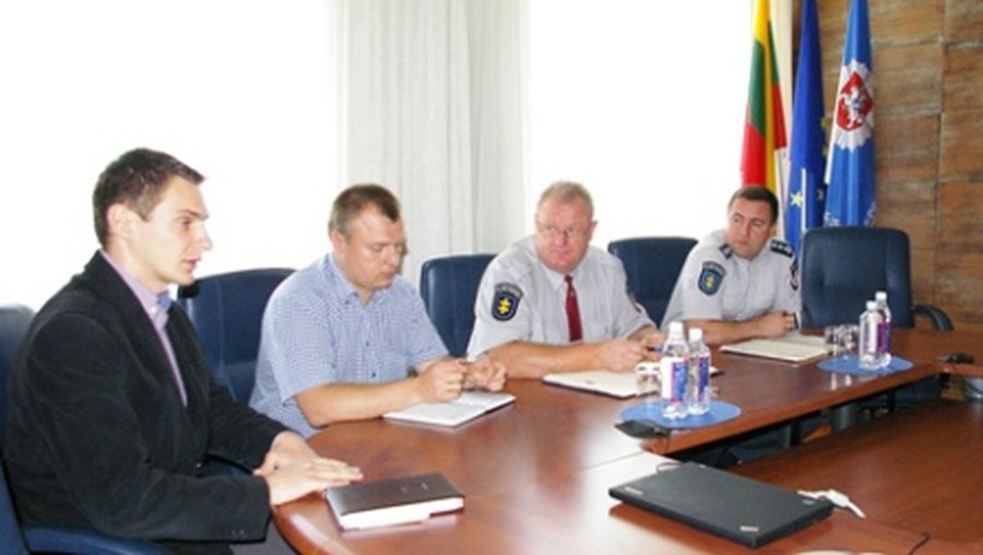 Brandos egzaminų sesijos metu policija stebės interneto erdvę - Lietuva ir Baltijos šalys