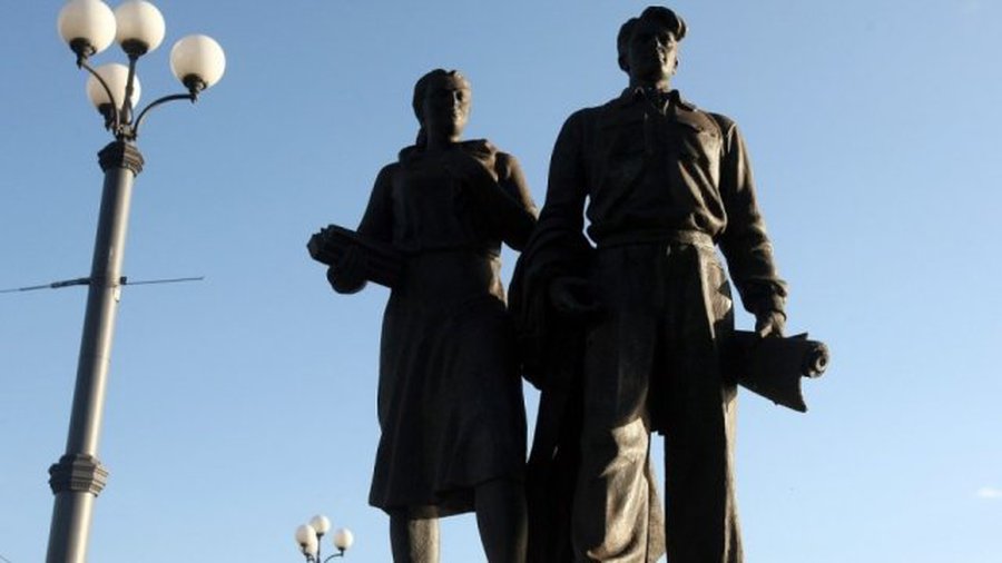 Зарегистрирована поправка, позволяющая демонтировать скульптуры на Зеленом мосту

 - Литва и страны Балтии