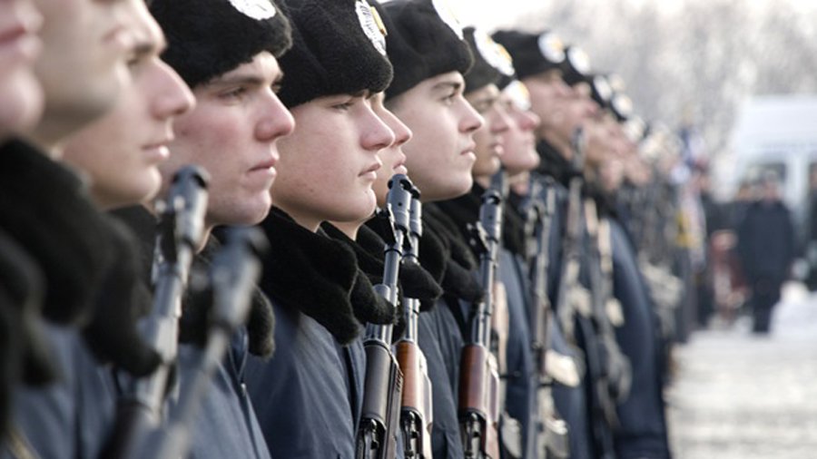 Крым теперь будут защищать три тысячи военных - В Мире