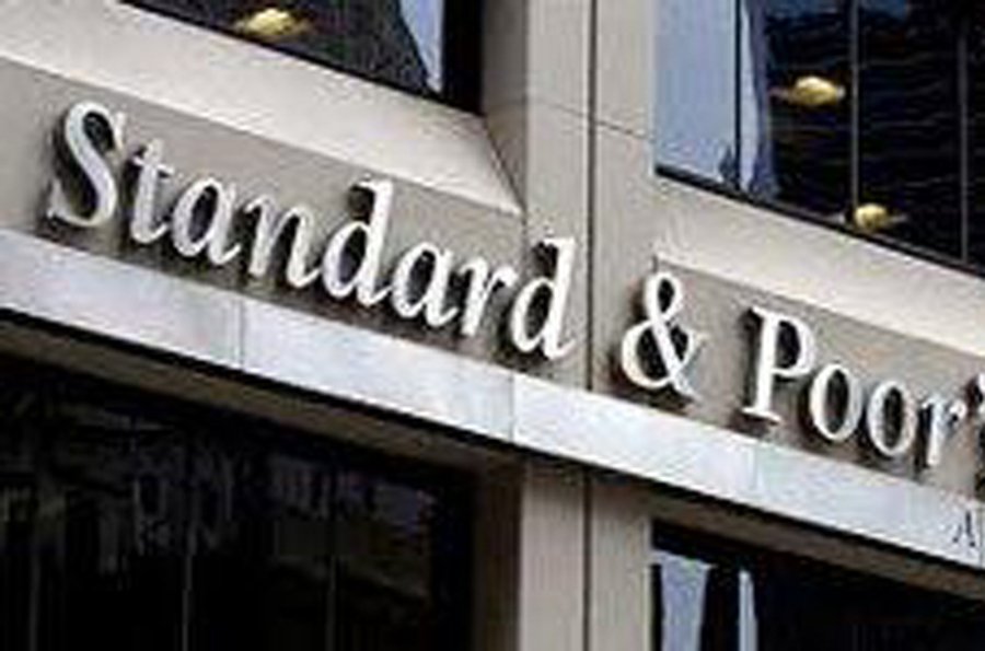Международное агентство S&P снизило рейтинги 37 крупнейших банков мира                                 - В Мире