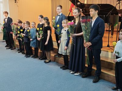 «Рояль – король инструментов» –  теплый, вдохновляющий вечер, наполненный музыкой (видео) - В Висагинасе