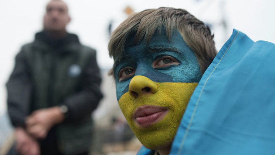 Сторонники украинской власти возобновляют акции в центре Киева - В Мире