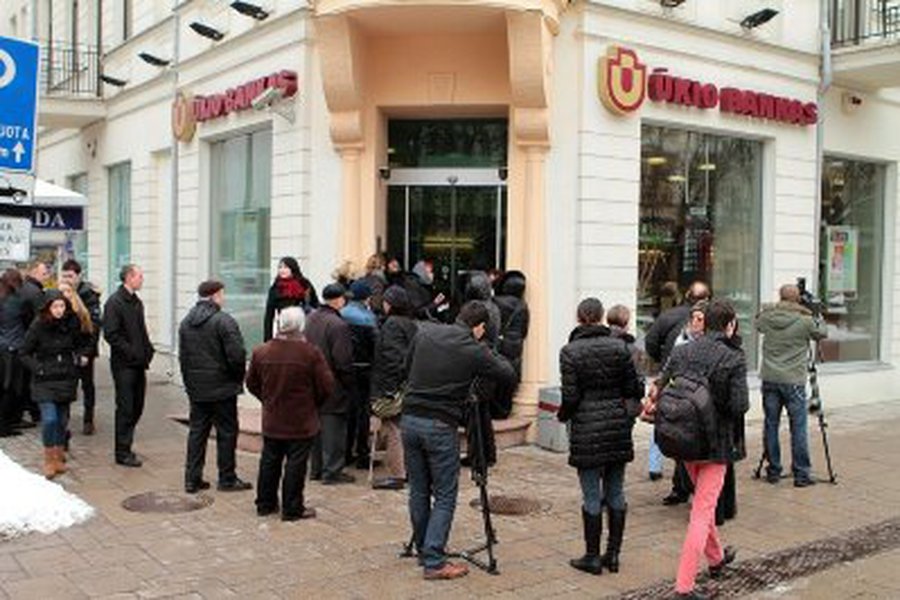 Investuotojų asociacija: Ūkio banko žlugimas kainuos brangiau nei „Snoro“ - Lietuva ir Baltijos šalys