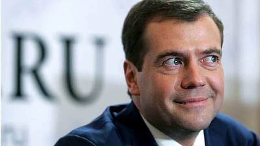 Медведев лично поддержит российских футболистов в Словении - Культурные и спортивные мероприятия
