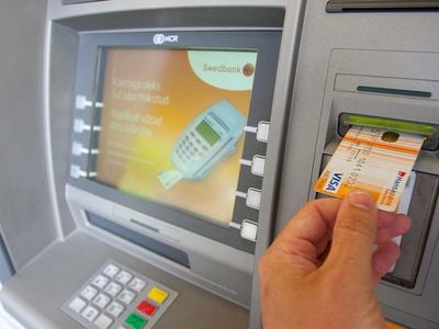 АКТУАЛЬНО. В выходные будет нарушена работа многих банков: кое-где нельзя будет обналичить деньги - Литва и страны Балтии