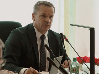Prokuratūra kreipėsi į teismą su ieškiniais dėl „kanceliarinių“ išmokų priteisimo dar iš trijų Visagino politikų - Visagine