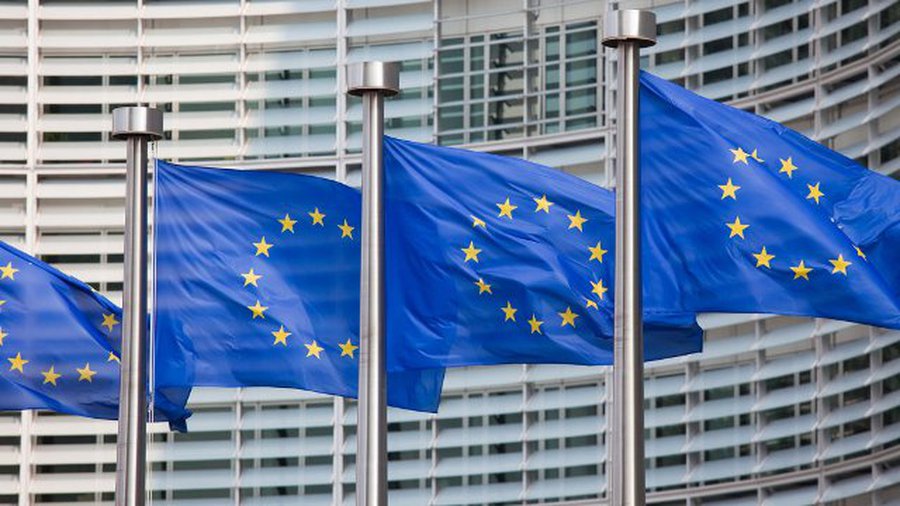 Европарламент тоже одобрил введение евро в Латвии - Литва и страны Балтии