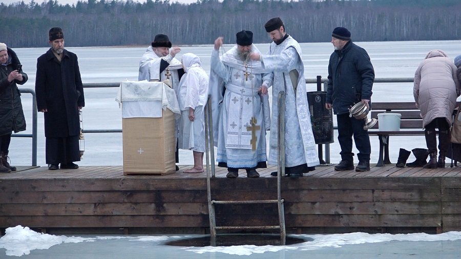 Висагинские православные отметили Крещение Господне - Служба региональных новостей