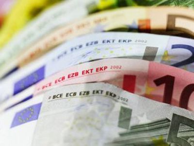 «Сексуальный» подход прибалтов к кризисному евро: скрытый мотив отказа от суверенитета
 - В Мире