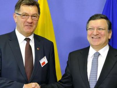 Глава Еврокомиссии обещает помочь Литве в стремлении перейти на евро в 2015 году

 - Литва и страны Балтии