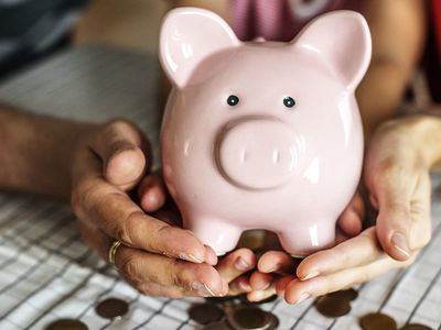 Исследование: почти половина литовцев живет от зарплаты до зарплаты - Литва и страны Балтии
