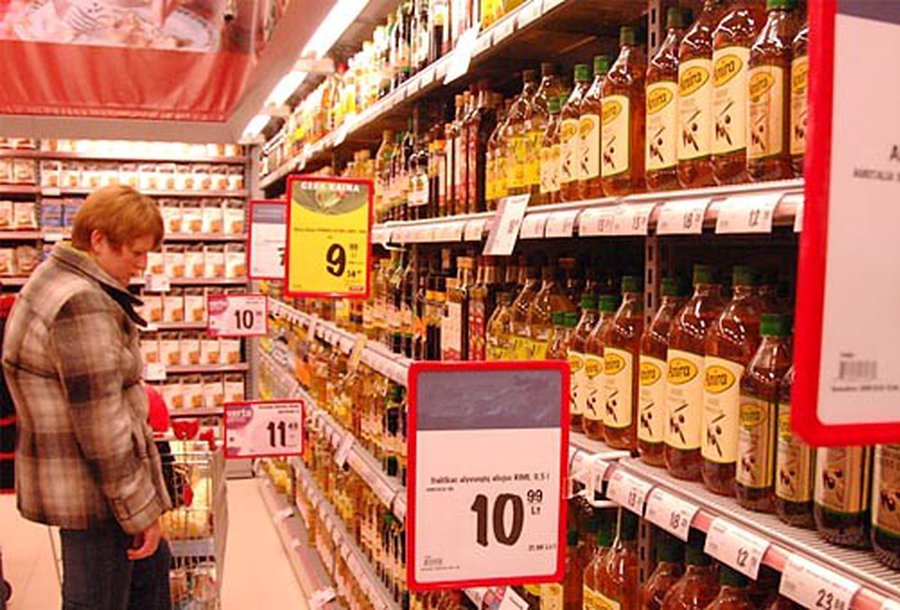 Треть жителей Литвы в прошлом году покупали меньше пищевых продуктов - Литва и страны Балтии
