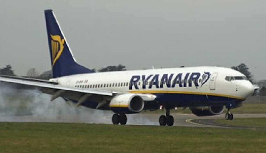 Ryanair воюет за стоячие места в самолетах - В Мире