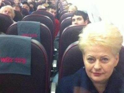 Президент Литвы отправилась на похороны Тэтчер авиарейсом эконом-класса


 - Литва и страны Балтии