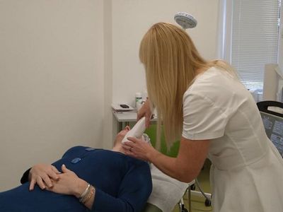 Подарочный чек на визит к косметологу - отличный подарок на Рождество! - Реклама