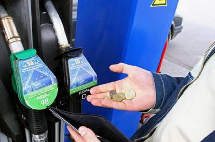 Benzino kaina pasiekė 4,40 Lt/l 
                 - Lietuva ir Baltijos šalys