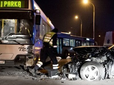 Пьяная сотрудница посольства России в Вильнюсе протаранила автобус — СМИ Литвы
                                                                       - Происшествия и криминал