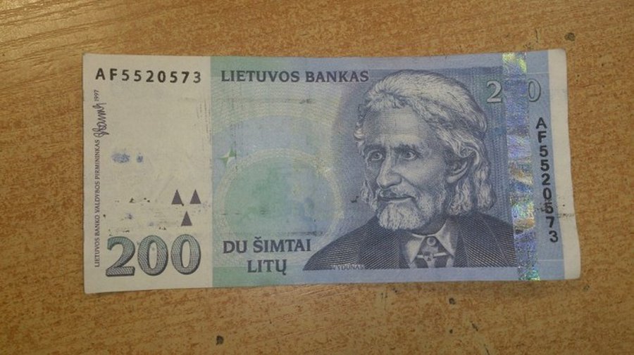 Padirbti 200 litų banknotai aptinkami ir Alytaus krašte
 - Įvykiai ir kriminalas