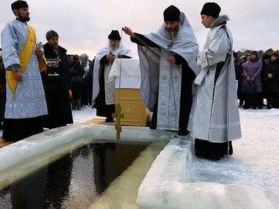 Праздник Крещения на озере Висагинас (видео) - В Висагинасе