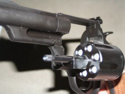 Демонстрация оружия закончилась трагедией

 - В Висагинасе