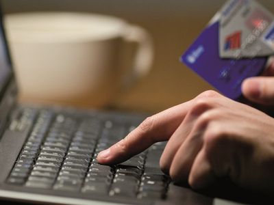 В праздничные дни можно будет выполнить только мгновенные денежные переводы - Литва и страны Балтии