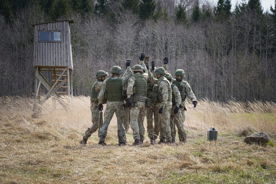 20 мая в Утенском районе проходили учения военных Литвы и зарубежных партнеров - Литва и страны Балтии