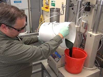 Учёные создали нефть из водорослей за час - Наука и здоровье