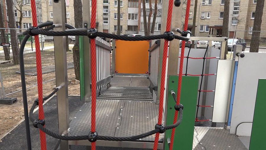 В некоторых дворах будут обновляться детские игровые площадки - В Висагинасе