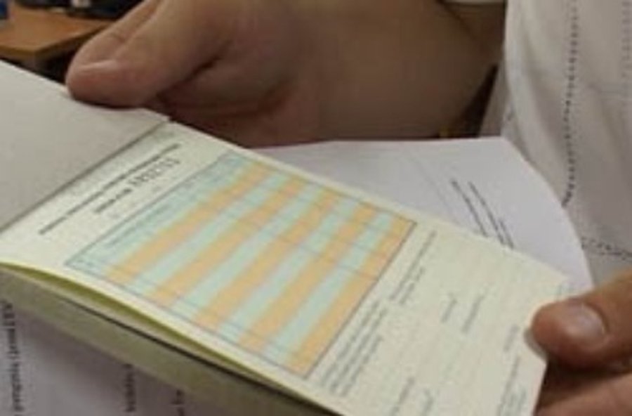 Mažės dirbančiųjų su verslo liudijimais                 - Lietuva ir Baltijos šalys