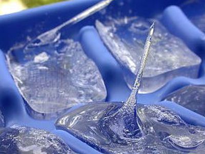Почему горячая вода застывает быстрее холодной? - Наука и здоровье