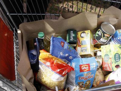 Корзинка самых дешевых продуктов в августе – на 4,7 проц. дешевле, чем год назад - Литва и страны Балтии