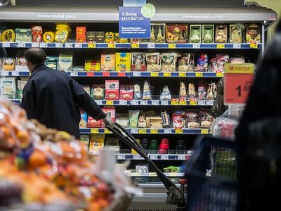 Предлагается запретить торговым центрам работать в воскресные и праздничные дни - Литва и страны Балтии