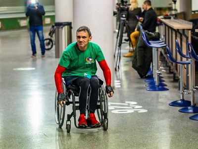 Марафон на инвалидной коляске. Член висагинского клуба «Visaggalis» Марюс Монтикас установил рекорд Литвы (видео) - В Висагинасе