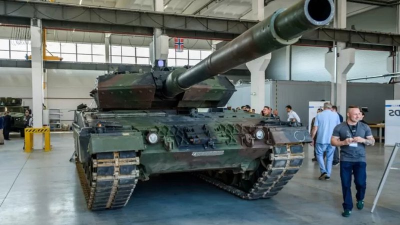 В августе в Каунасской СЭЗ начнется строительство завода по сборке немецких танков Leopard - Литва и страны Балтии