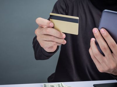 Мошенники выманили в прошлом году у жителей и бизнеса более 1,8 млн. евро - «Swedbank» - Происшествия и криминал