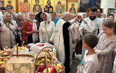 Преображение Господне и Яблочный Спас во Введено-Пантелеимоновском храме (фотогалерея) - Мир православия