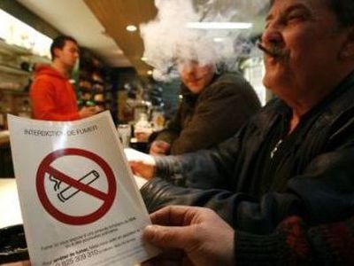 В Испании полностью запретили курение в общественных местах

 - В Мире