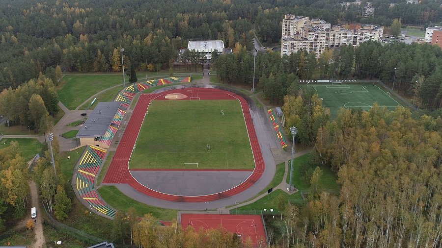 Городской стадион со всей инфраструктурой будет передан Висагинскому центру футбола сроком на 20 лет (видео) - В Висагинасе