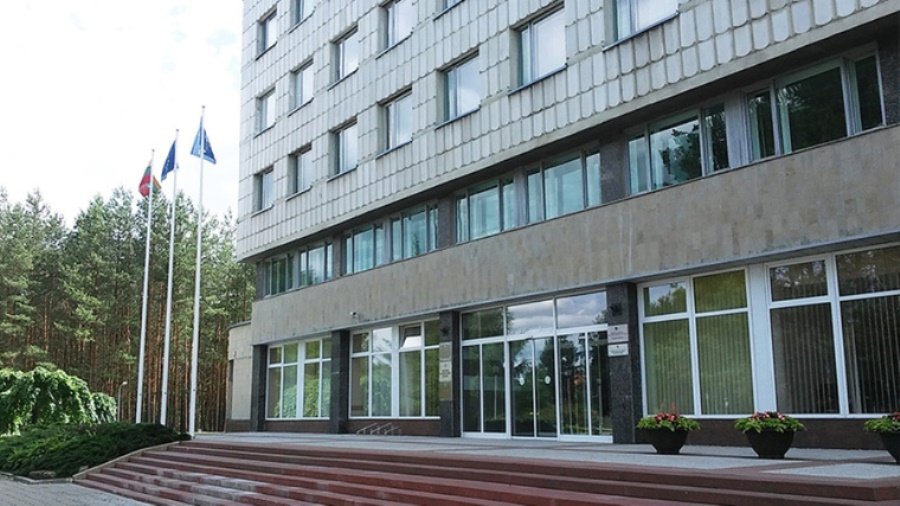 Зарплаты директора администрации и его заместителя будут повышены с 1 мая - В Висагинасе