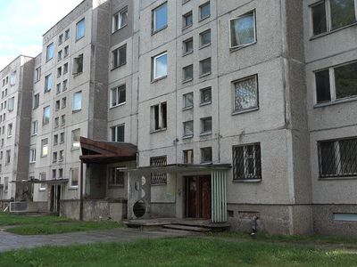 Самое главное – человек, утверждают политики.  Ощущают ли их заботу жители общежитий по Фестивале,1,3? (видео) - В Висагинасе