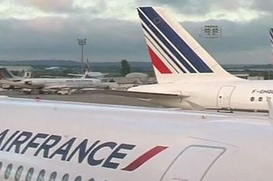 Катастрофа лайнера Air France в 2009 году: со дна Атлантики поднято первое тело - В Мире