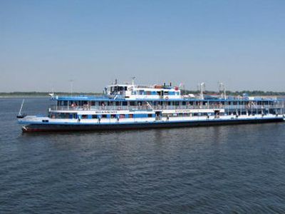 Когда тонула «Булгария» мужчины отпихивали от плотов женщин

 - В Мире