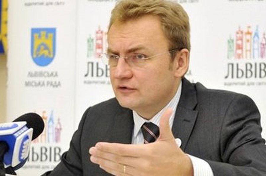 Мэр Львова обвинил в беспорядках 9 мая «русских фашистов»

                                 - В Мире