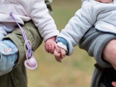 В Литве меняется порядок отпуска по уходу за ребенком: появляются обязательства - Литва и страны Балтии