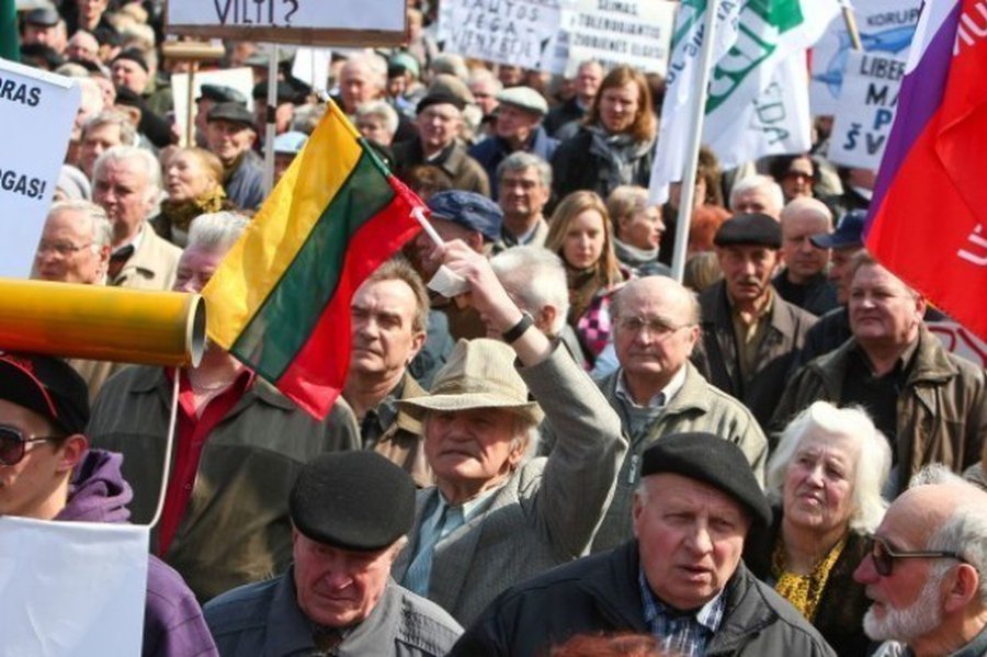 Апрельская акция протеста в Вильнюсе: С волками жить —
по-волчьи выть


                                                                 - Литва и страны Балтии