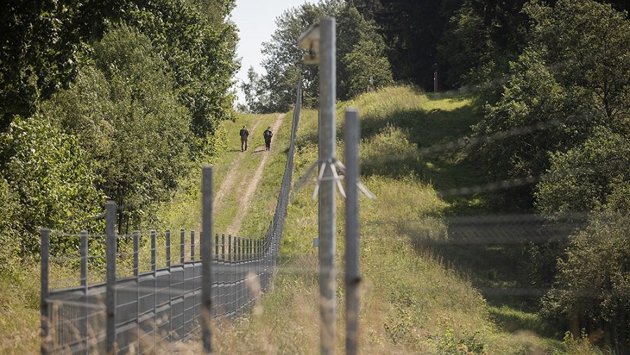 Сотрудники СОГГ в Литву из Беларуси не впустили 93 мигрантов - Происшествия и криминал